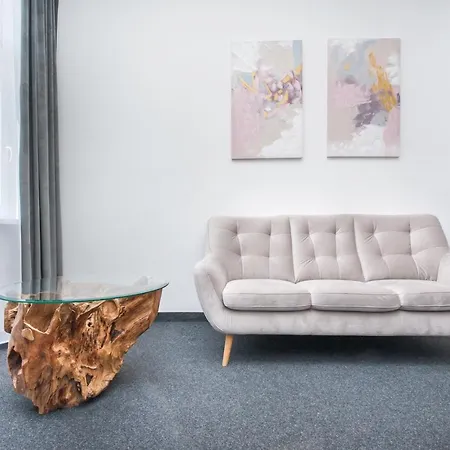 Zabrska 45 4* Gliwice