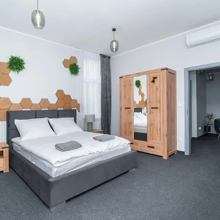 Bed & Breakfast Zabrska 45 *