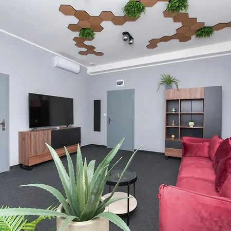 Bed & Breakfast Zabrska 45 *