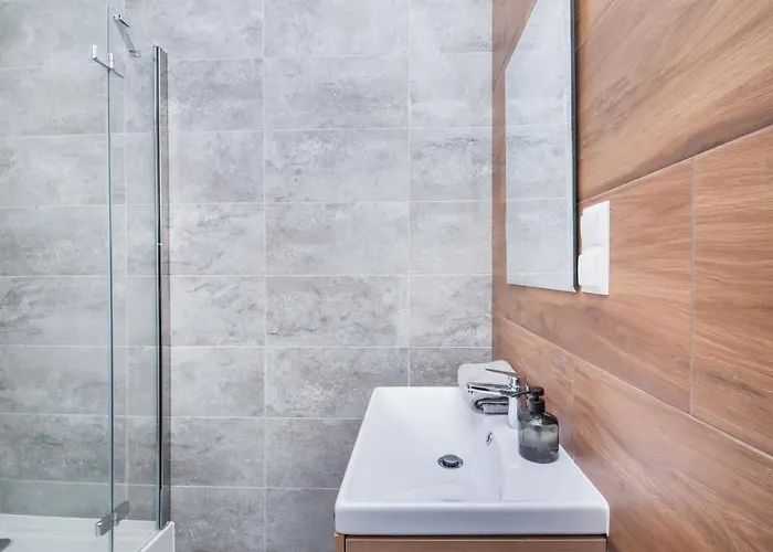 Zabrska 45 4* Gliwice